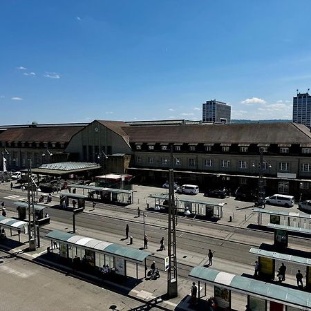 #Centralstation #130Qm Hauptbahnhof #Netflix Karlsruhe Buitenkant foto